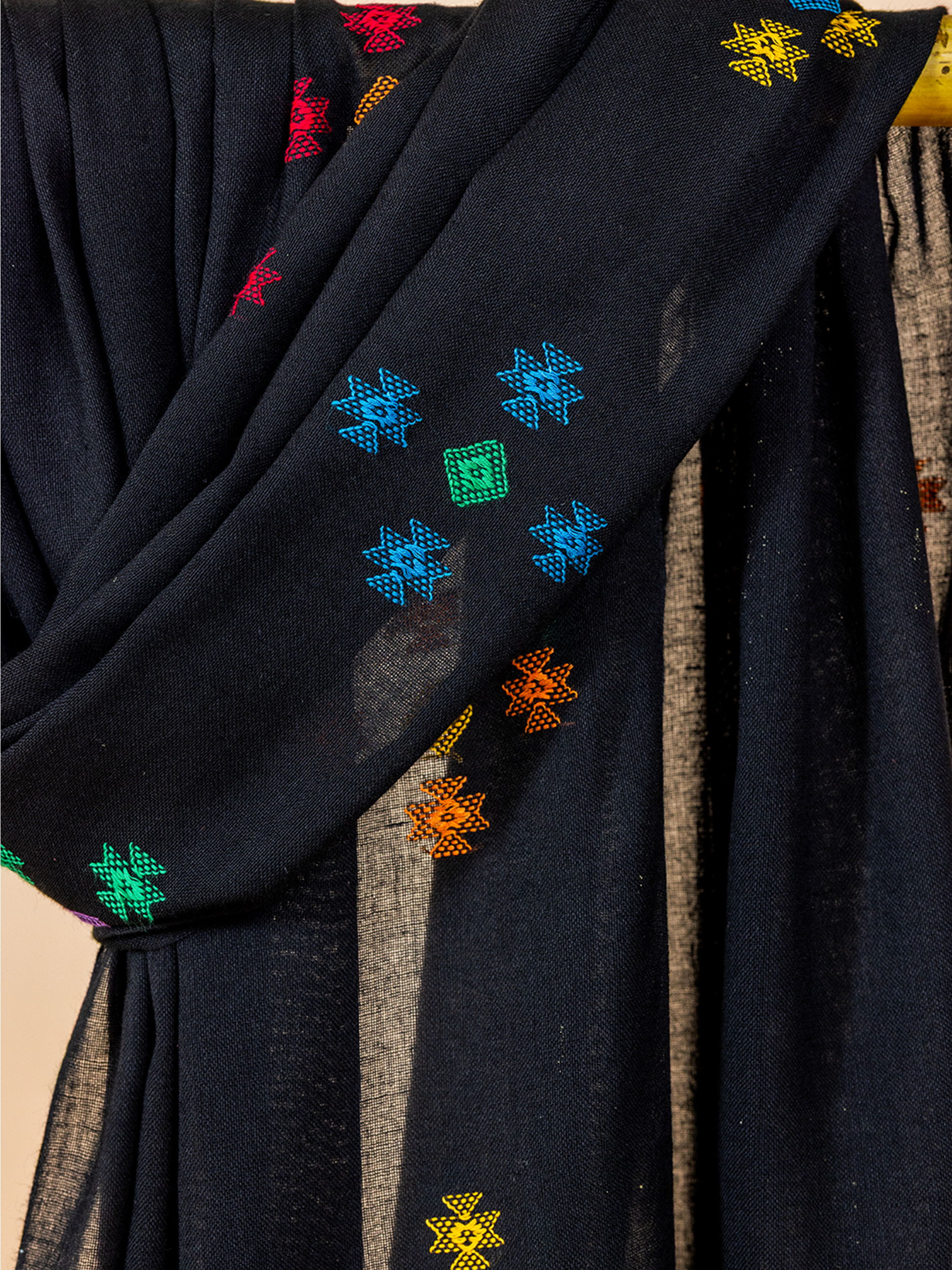 Extra Weft Bamboo Stole Black